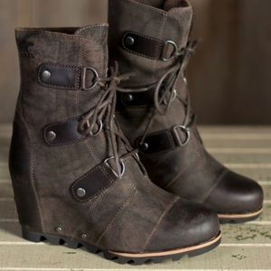 Sorel Dark Brown Joan of Arc Laced Wedges